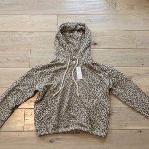 American Eagle Cropped Cheetah sweatshirt